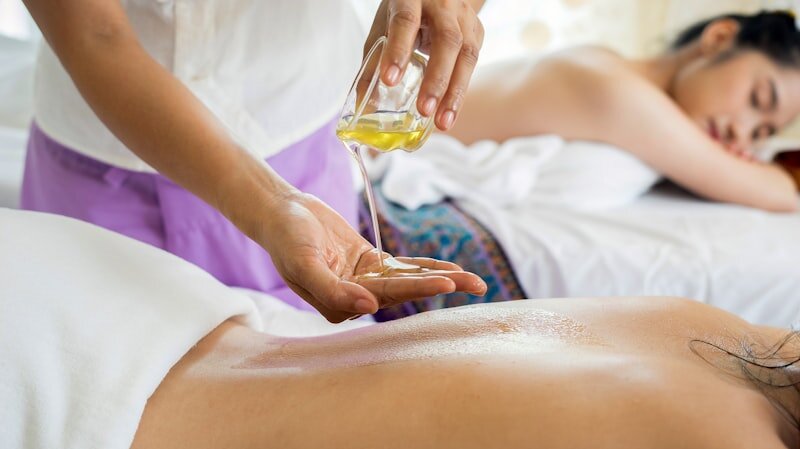 Chinese acupressure massage therapy for travelers
